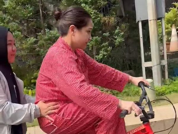 Saat Nagita Slavina Belajar Sepeda, Disemangati Para Karyawan