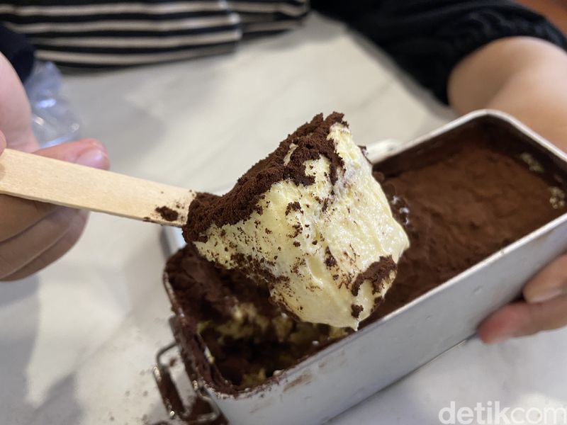 Tiramisu vending machine