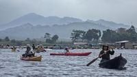 Hits! Wisata Kayak di Waduk Saguling Jadi Primadona Baru Bandung Barat
