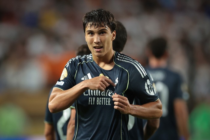 PHILADELPHIA, PENNSYLVANIA - JUNE 26: Gonzalo Garcia of Real Madrid celebrates after scoring to give the side a 3-0 lead during the FIFA Club World Cup 2025 group H match between FC Red Bull Salzburg and Real Madrid CF at Lincoln Financial Field on June 26, 2025 in Philadelphia, Pennsylvania. (Photo by Jonathan Moscrop/Getty Images)