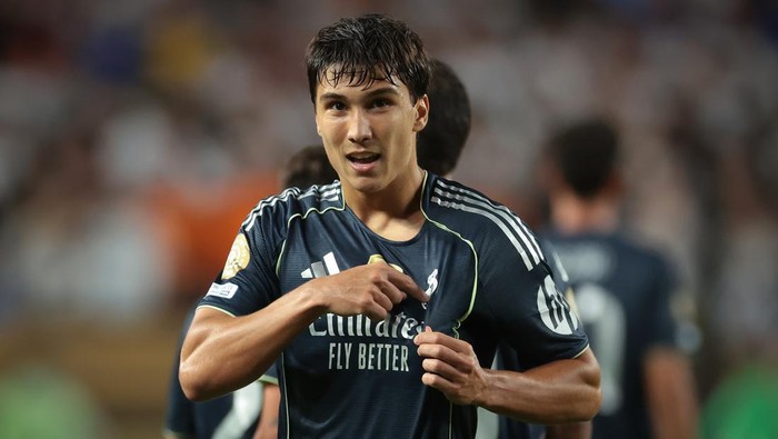 PHILADELPHIA, PENNSYLVANIA - JUNE 26: Gonzalo Garcia of Real Madrid celebrates after scoring to give the side a 3-0 lead during the FIFA Club World Cup 2025 group H match between FC Red Bull Salzburg and Real Madrid CF at Lincoln Financial Field on June 26, 2025 in Philadelphia, Pennsylvania. (Photo by Jonathan Moscrop/Getty Images)
