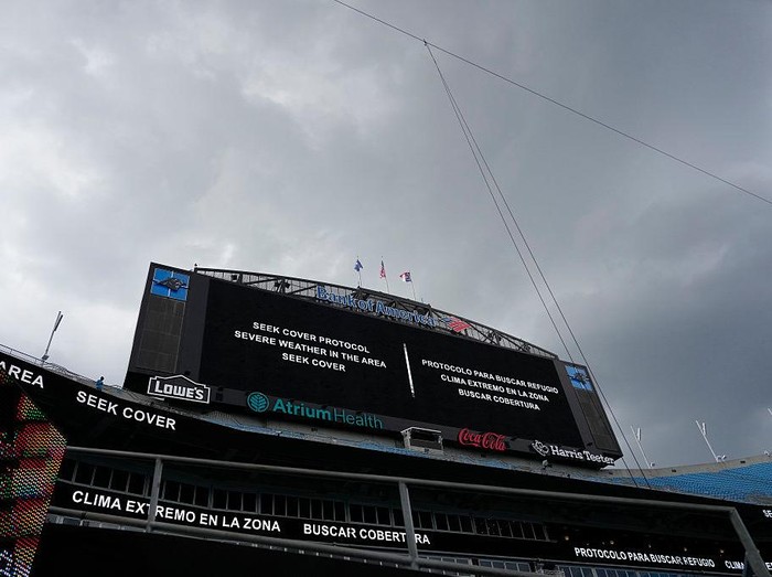 Referee stops match due to approaching thunderstormduring the FIFA Club World Cup 2025 round of 16 match between SL Benfica and Chelsea FC at Bank of America Stadium on June 28, 2025 in Charlotte, United States. (Photo by Jose Breton/Pics Action/NurPhoto via Getty Images)