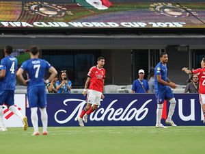 Laga Diteruskan, Benfica Vs Chelsea Jadi 1-1 dan Lanjut ke Extra Time Laga Diteruskan, Benfica Vs Chelsea Jadi 1-1 dan Lanjut ke Extra Time