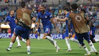 Hasil ini meloloskan Chelsea ke perempatfinal Piala Dunia Antarklub 2025. Anak asuh Enzo Maresca akan menantang Palmeiras di babak 8 besar, 5 Juli nanti. (Foto: Steph Chambers - FIFA/FIFA via Getty Images)