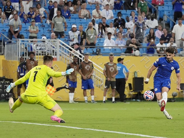 Soccer Football - FIFA Club World Cup - Round of 16 - Benfica v Chelsea - Bank of America Stadium, Charlotte, North Carolina, U.S. - June 28, 2025 Chelsea's Pedro Neto scores their third goal IMAGN IMAGES via Reuters/Jim Dedmon