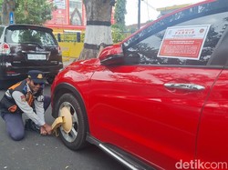 Dishub Mataram Ancam Gembok Kendaraan Parkir Sembarangan