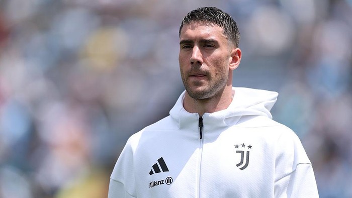 ORLANDO, FLORIDA - JUNE 26: Dusan Vlahovic #9 of Juventus FC during the FIFA Club World Cup 2025 group G match between Juventus FC and Manchester City FC at Camping World Stadium on June 26, 2025 in Orlando, Florida. (Photo by Dan Mullan/Getty Images)