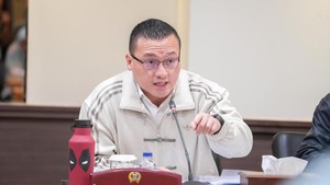 Kenneth DPRD DKI Minta Gubernur Pramono Buat Aturan Tegas & Ketat Soal Truk ODOL