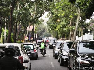 Kepadatan Warnai Arus Balik Wisatawan dari Lembang Kepadatan Warnai Arus Balik Wisatawan dari Lembang