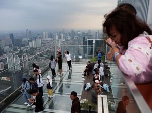 Menikmati Panorama Jakarta dari Gedung Tertinggi di Indonesia Menikmati Panorama Jakarta dari Gedung Tertinggi di Indonesia