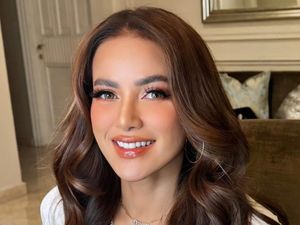 Senyum Olla Ramlan di Balik Lelah Kerja Keras Jadi Single Mom