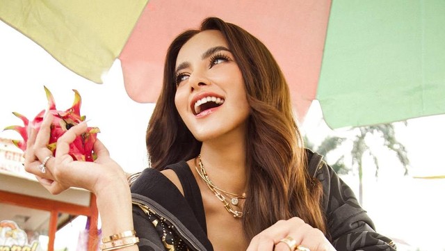 Kabar Terkini Artis dari InsertLive : Bukan Bule, Olla Ramlan Sebut Pacarnya Berusia 30 Tahunan