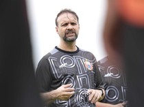 Persija Pergi Jauh ke Surabaya Demi 3 Poin