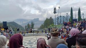 Menikmati Pertunjukan Sunset Bromo Episode 3
