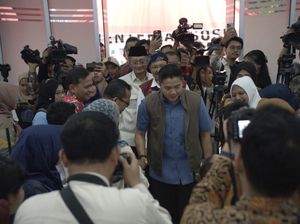 Momen Seskab-Mensos Dialog dengan Orang Tua Calon Siswa Sekolah Rakyat