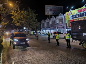 Patroli Malam, Tim Raga Polres Rohul Sambangi Objek Vital-Tempat Nongkrong Patroli Malam, Tim Raga Polres Rohul Sambangi Objek Vital-Tempat Nongkrong