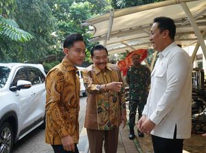 Gibran Sowan ke Hendropriyono: Belajar Banyak Gibran Sowan ke Hendropriyono: Belajar Banyak