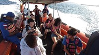 Dihantam Ombak, Pinisi Angkut Turis Spanyol-China Tenggelam di Labuan Bajo