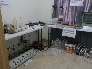 Omzet Apartemen Mewah Pabrik Liquid Vape Narkotika Capai Rp 1,5 Miliar/Hari Omzet Apartemen Mewah Pabrik Liquid Vape Narkotika Capai Rp 1,5 Miliar/Hari