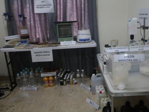 Pabrik Liquid Vape Narkoba di Apartemen Medan Raup Untung Rp 1,5 M/Hari Pabrik Liquid Vape Narkoba di Apartemen Medan Raup Untung Rp 1,5 M/Hari