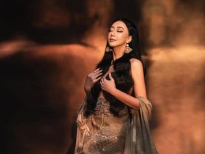 Most Pop: Gaya Asri Welas Tampil Seksi di Pemotretan Terbaru Karya Rio Motret Most Pop: Gaya Asri Welas Tampil Seksi di Pemotretan Terbaru Karya Rio Motret