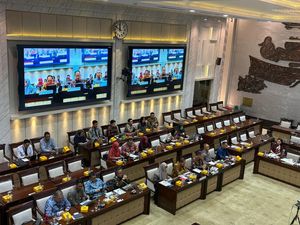 Berobat Pakai Asuransi Bayar 10% Ditunda! Berobat Pakai Asuransi Bayar 10% Ditunda!