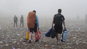 Festival Glastonbury 2025 di Inggris Tinggalkan Banyak Sampah