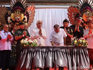 Koster Teken Bale Kertha Adhyaksa, Perda Hukum Adat Segera Terbit Koster Teken Bale Kertha Adhyaksa, Perda Hukum Adat Segera Terbit