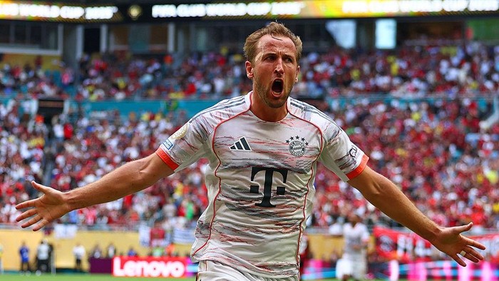 Harry Kane MIAMI GARDENS, FLORIDA - JUNE 29: Harry Kane of FC Bayern Munchen celebrates scoring his sides fourth goal during the FIFA Club World Cup 2025 round of 16 match between CR Flamengo and FC Bayern München at Hard Rock Stadium on June 29, 2025 in Miami Gardens, Florida. (Photo by Chris Brunskill/Fantasista/Getty Images)