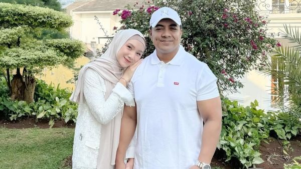 Rumah Emas Ustaz Riza-Indri Giana