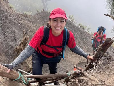 Ira Wibowo Makin Aktif di Usia 57 Tahun, Naik Gunung hingga Balet Semua Dilibas