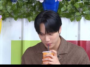 Kai EXO Sebut Menu Warteg hingga Teh Tarik di Indonesia: Enak Beut! Kai EXO Sebut Menu Warteg hingga Teh Tarik di Indonesia: Enak Beut!
