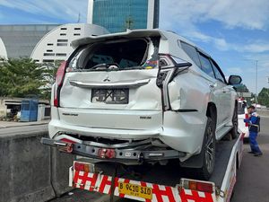 Tabrakan Truk Vs Pajero hingga Ringsek di Tol Jakut Dipicu Rem Mendadak Tabrakan Truk Vs Pajero hingga Ringsek di Tol Jakut Dipicu Rem Mendadak