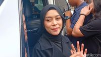 Lirikan Mata Lesti Kejora Mode Mikir, Senyum dan Kaget