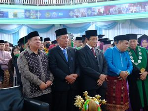 Menteri Agama dan Wagub Jambi Hadiri Wisuda UIN STS Jambi Menteri Agama dan Wagub Jambi Hadiri Wisuda UIN STS Jambi