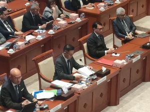 Menlu ke Anggota DPR: Tak Mudah Cari Dubes Sekelas Pak Havas dan Tata Menlu ke Anggota DPR: Tak Mudah Cari Dubes Sekelas Pak Havas dan Tata