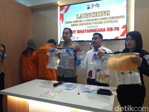 Pasangan Suami Istri di Boyolali Nekat Jualan Pil Koplo Pasangan Suami Istri di Boyolali Nekat Jualan Pil Koplo