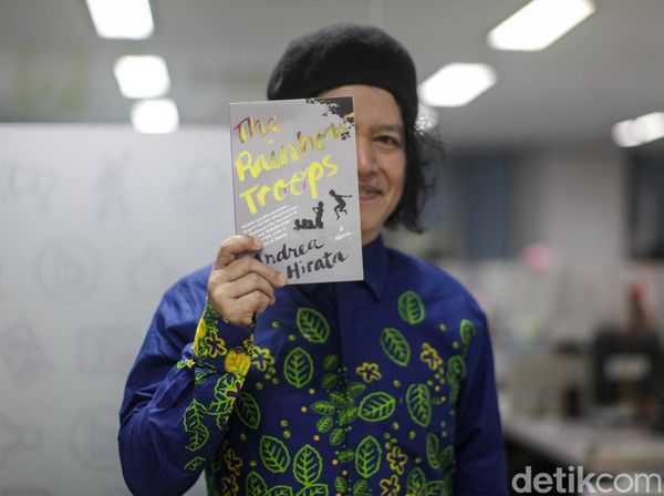 Lihat Lagi Aksi Andrea Hirata di Sesi Sharing Menulis Kreatif