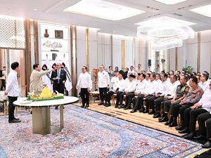 Kantor Danantara Diresmikan, Rosan Siap Kejar Target Pertumbuhan Ekonomi 8% Kantor Danantara Diresmikan, Rosan Siap Kejar Target Pertumbuhan Ekonomi 8%