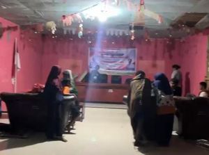100 Warga di Buru Selatan Diungsikan ke Polsek-Kantor Desa Imbas Banjir 100 Warga di Buru Selatan Diungsikan ke Polsek-Kantor Desa Imbas Banjir