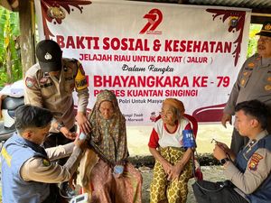 Program Jalur Polda Riau Layani Kesehatan Para Lansia di Kuansing