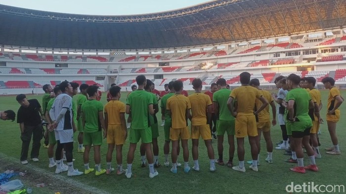 PSIS Semarang PSIS mulai menggelar latihan sekaligus seleksi hadapi Liga 2 2025/2026 di Stadion Jatidiri Semarang, Senin (30/6/2025).