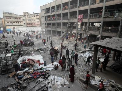 Sekolah Pengungsian di Gaza Hancur Dibombardir Israel