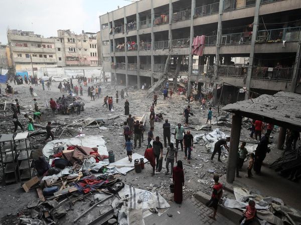 Sekolah Pengungsian di Gaza Hancur Dibombardir Israel