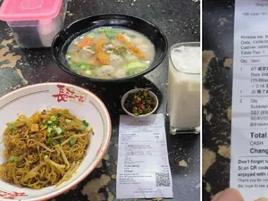 Tersentuh Dibayari Makan, Turis Ini Traktir Warga Lokal Makan Gratis Tersentuh Dibayari Makan, Turis Ini Traktir Warga Lokal Makan Gratis