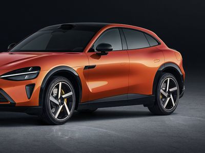 Lihat Lebih Dekat SUV Listrik Xiaomi yang Terpesan 300 Ribu Unit dalam 1 Jam