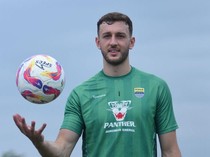 Kiper Baru Persib Adam Przybek Jalani Latihan Perdana