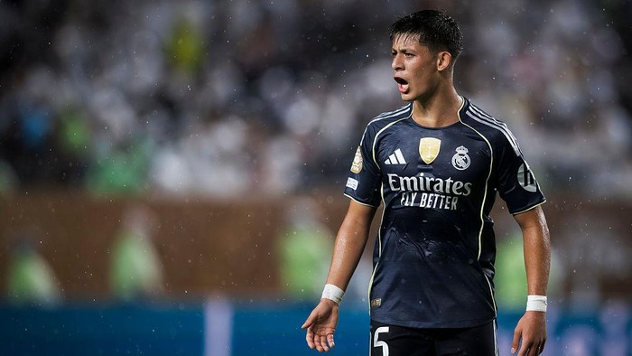 LINCOLN FINANCIAL FIELD, PHILADELPHIA, PENNSYLVANIA, UNITED STATES - 2025/06/26: Arda Guler of Real Madrid CF reacts during the FIFA Club World Cup football match between FC Red Bull Salzburg and Real Madrid CF. Real Madrid CF won 3-0 over FC Red Bull Salzburg. (Photo by Nicolò Campo/LightRocket via Getty Images)