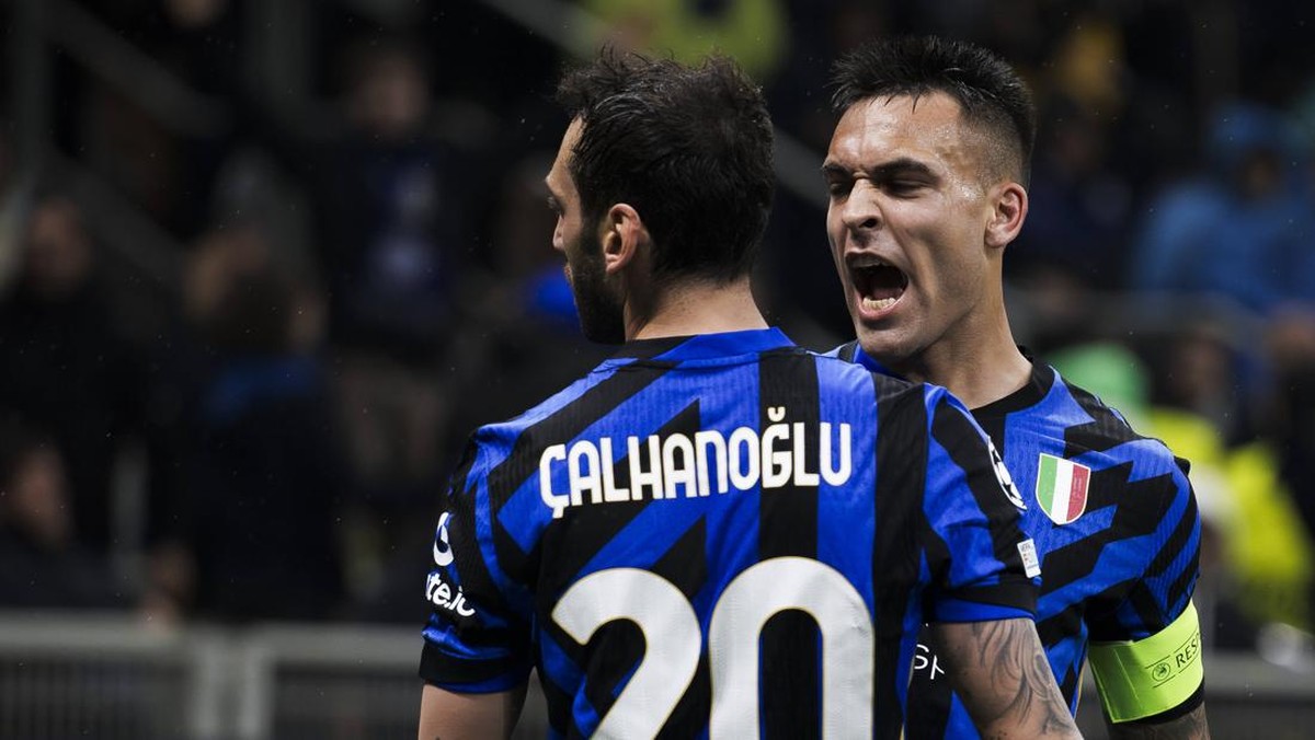 Hakan Calhanoglu kecewa dengan kritik kapten Inter Milan Lautaro Martinez (IMAGO/Nicolo Campo via Reuters C/IMAGO)