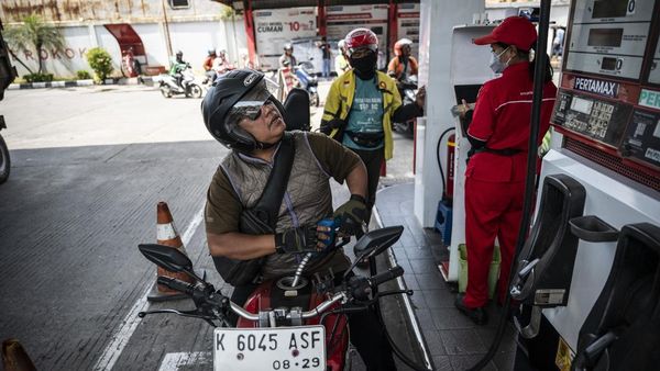 Harga BBM Nonsubsidi Naik Lagi, Pertamax Tembus Rp12.500 per Liter